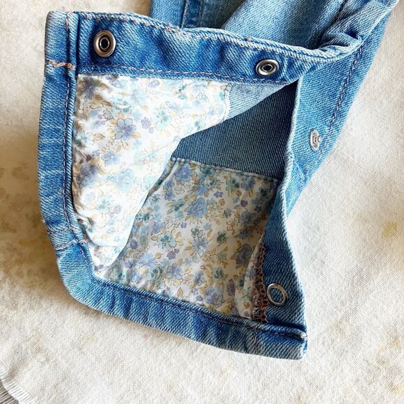 OshKosh Bgosh Girls 12 Mos Denim Overalls Floral Print Cuff Blue Jean Snap Legs - Picture 7 of 9